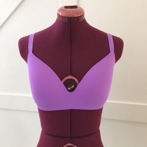 VICTORIA’S SECRET 💜 T-Shirt Lightly Lined Wireless Bra 32DDD / F70